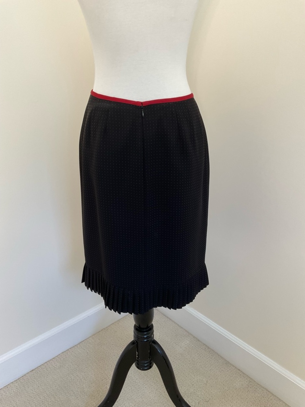 Kasper Petite 2-Piece Tailored Blazer And Skirt Set - Picture 11 of 14